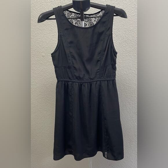 American Eagle Outfitters Black Lace Back Sundress Size 8 - Picture 1 of 5
